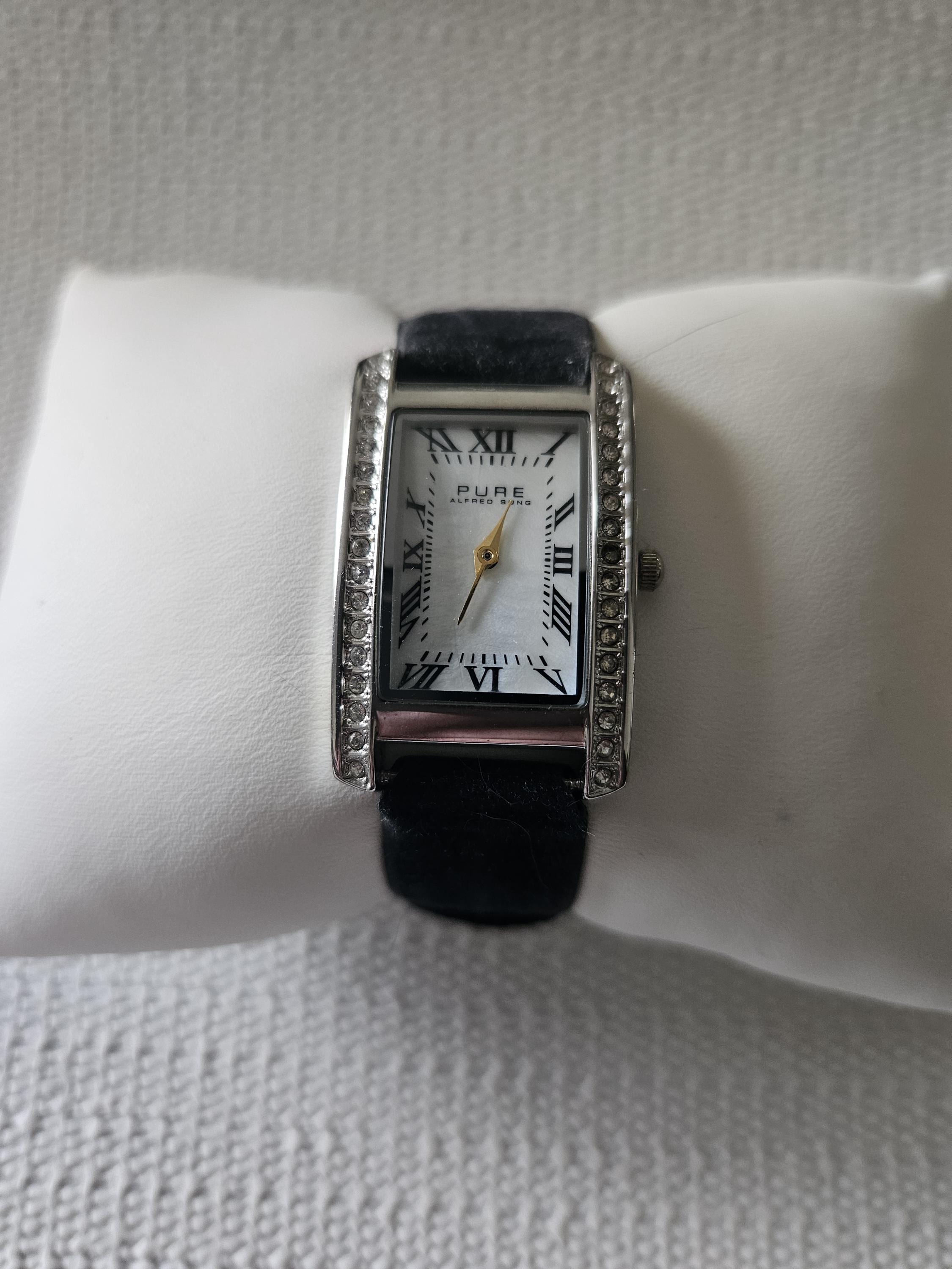 Alfred Sung Women\'s Wristwatch Lot - Alfred Sung Ladies Watch main image 3