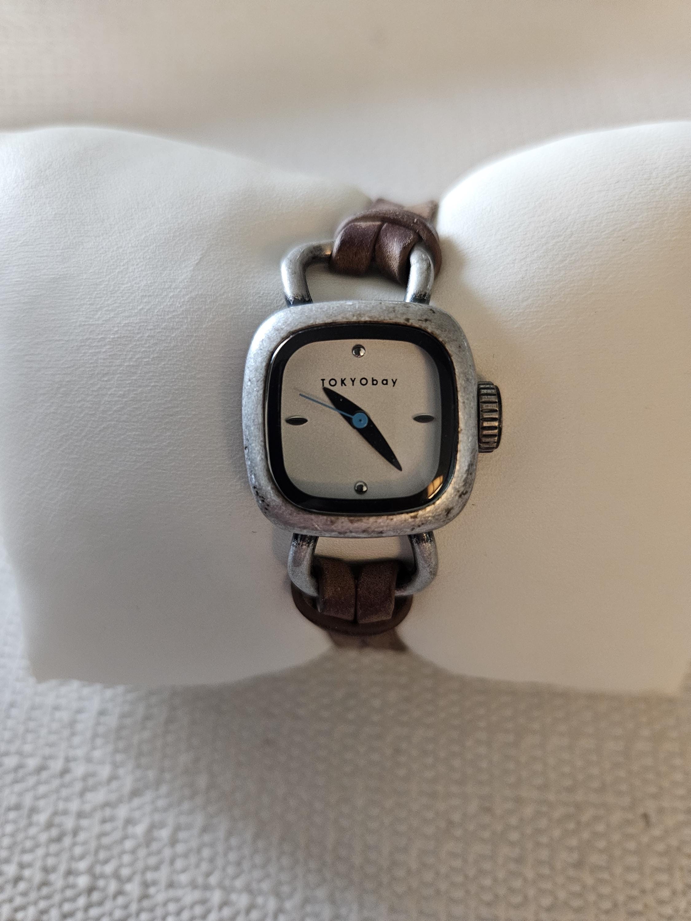Laser Cutout TOKYObay Watch Eva Black Leather Women main image 4