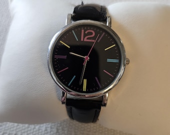 Unisex blackface quartz watch