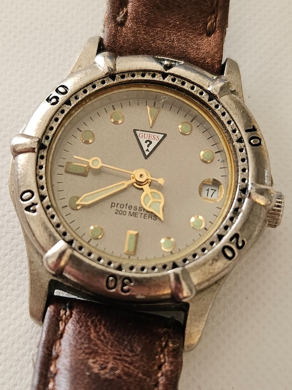 Vintage Guess Brown Leather Strap Watch with Gold Accents Vintage 90 main image 4