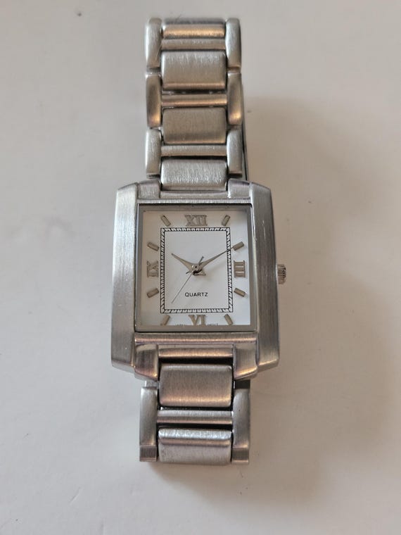 Avon ladies quartz watch