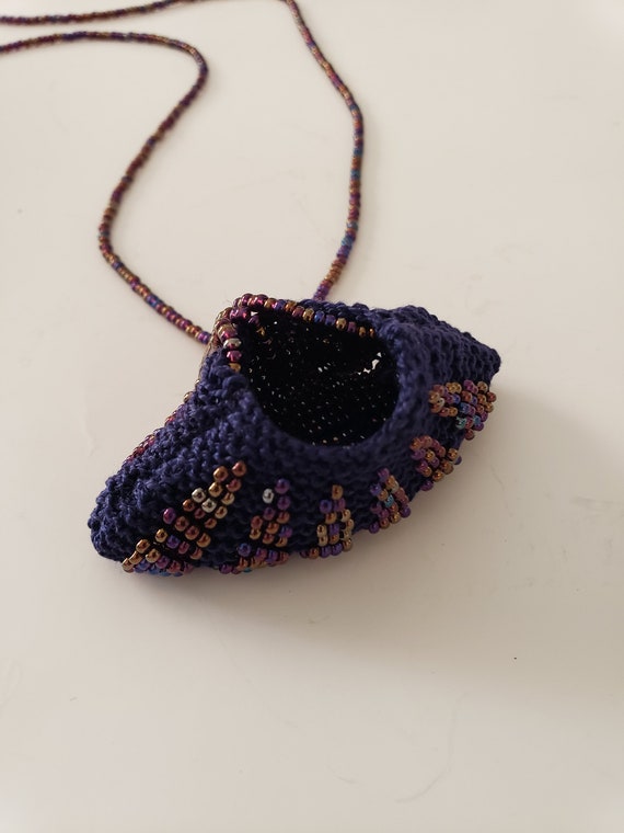 Native American hand beaded purse necklace - image 3