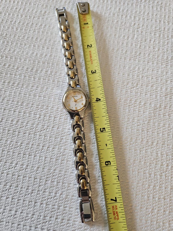 Ladies Fossil quartz watch - image 6
