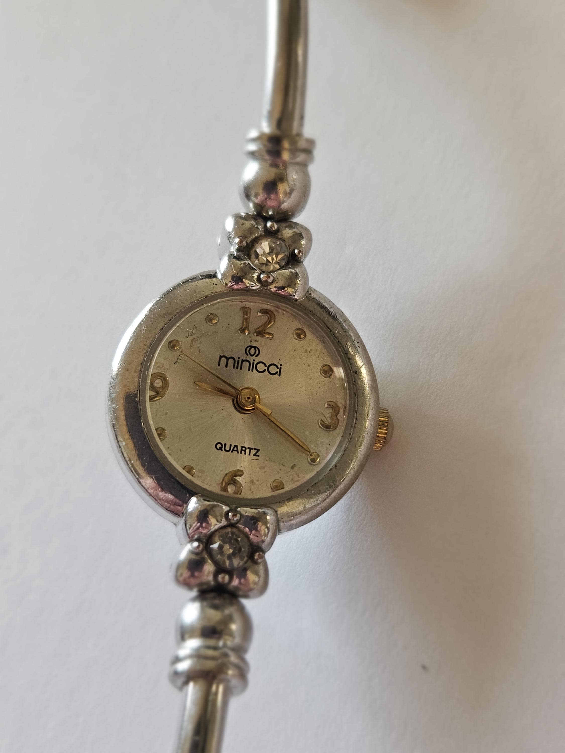 vintage minicci gemstone wristwatch Womens Minicci Elegant Stones Bezel Classic Quartz Powder  main image 4