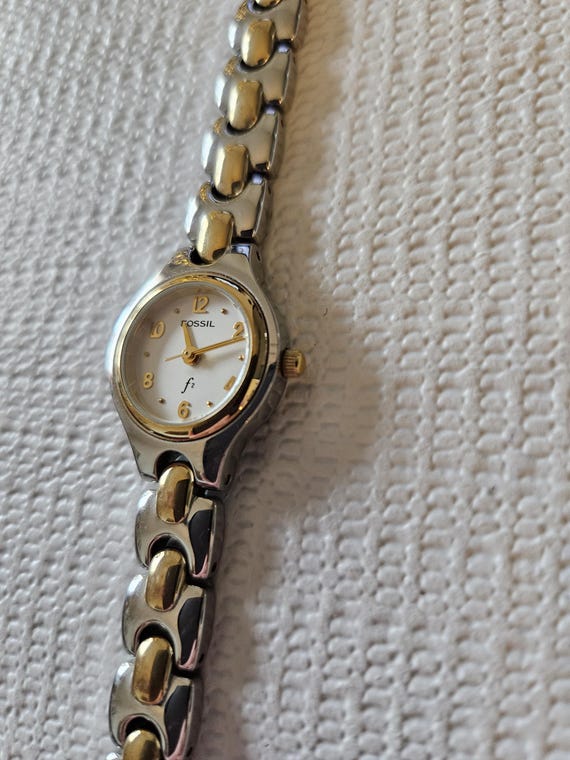 Ladies Fossil quartz watch - image 2