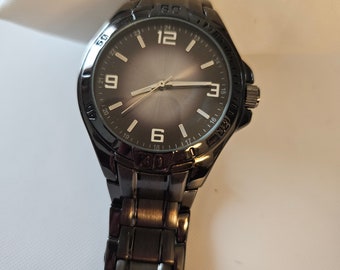 Classic unisex quartz watch