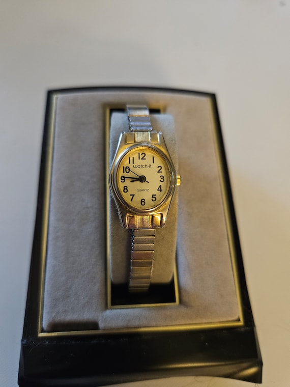 Vintage Gem watch it - quartz