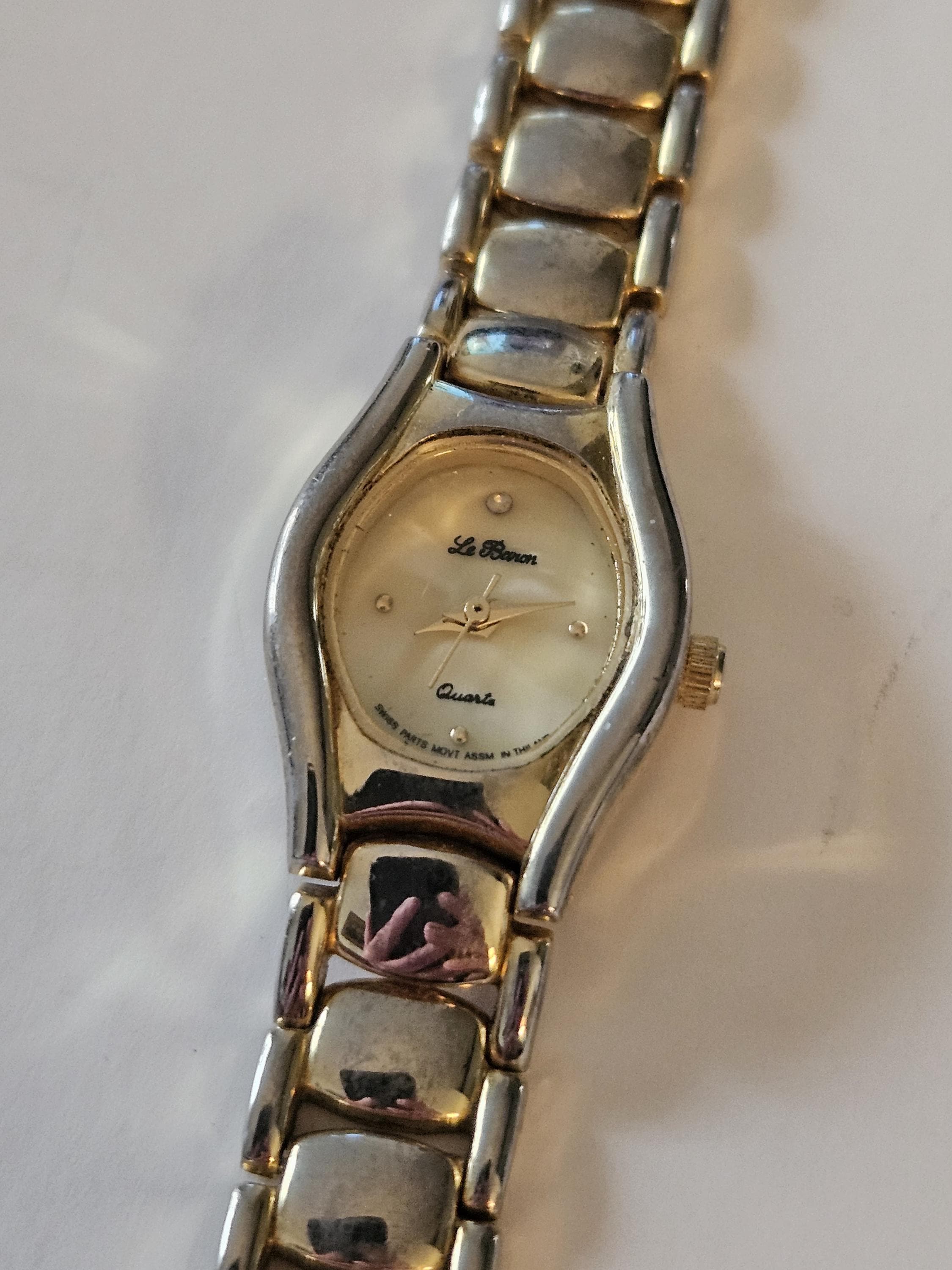 Le Baron Gold Tone Quartz Bracelet Watch Japan Movt Gloria Vanderbilt Quartz Gold Tone Watch W/ Interchangeable  main image 4