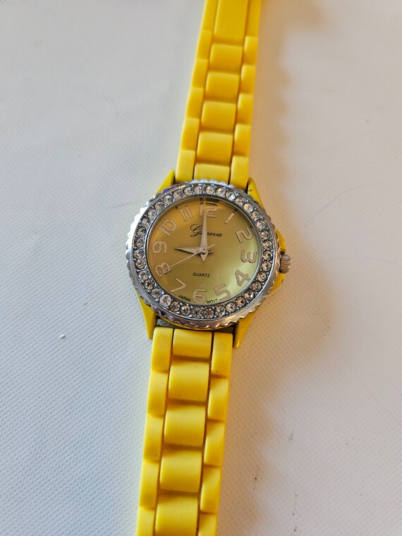 Geneva Ladies Quartz Watch - Etsy display picture 3