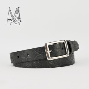 Black Leather Belt 1&quot; // Skinny Embossed Classic Belt // 25 mm Full Grain Leather Belt Black