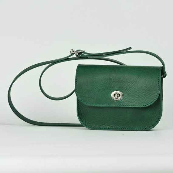 CLN - The classic Brainy sling bag is back by popular