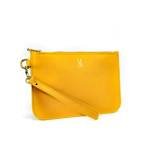 Gelbe Leder Clutch Tasche Handgefertigt // Handgefertigter Handgelenkriemen aus Leder // Roam