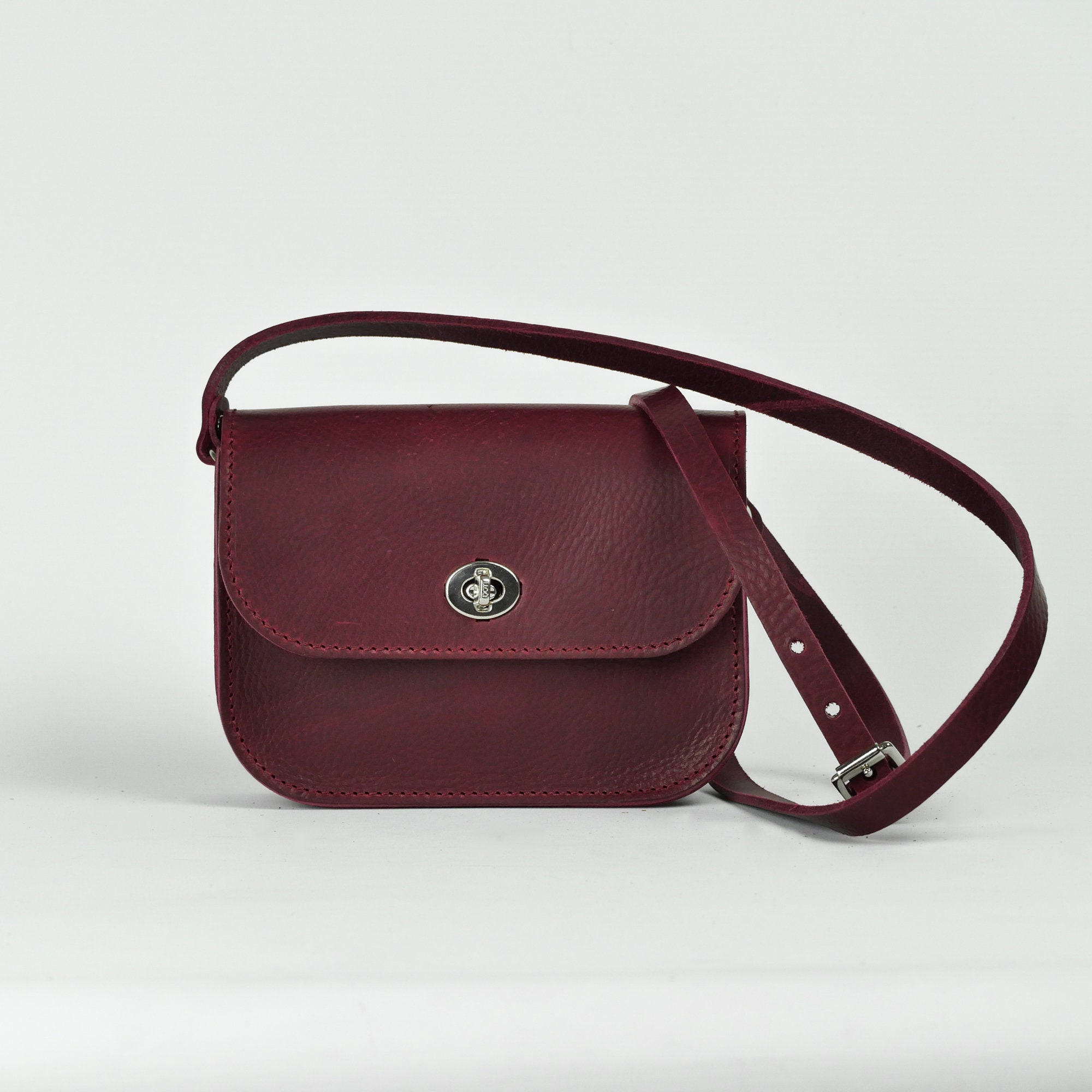 Luxury Designer Burgundy Crossbody Bag With Classic Flap, Genuine Cowhide  Leather, Chain Strap, And Options Soft Leather Messenger Bag For Women From  Designer_bags666, $42.53