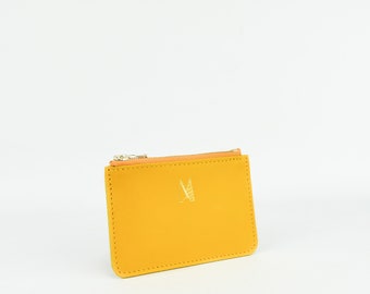 Bolso con cremallera hecho a mano de cuero amarillo // Bolso de tarjeta pequeña y suave // Roam