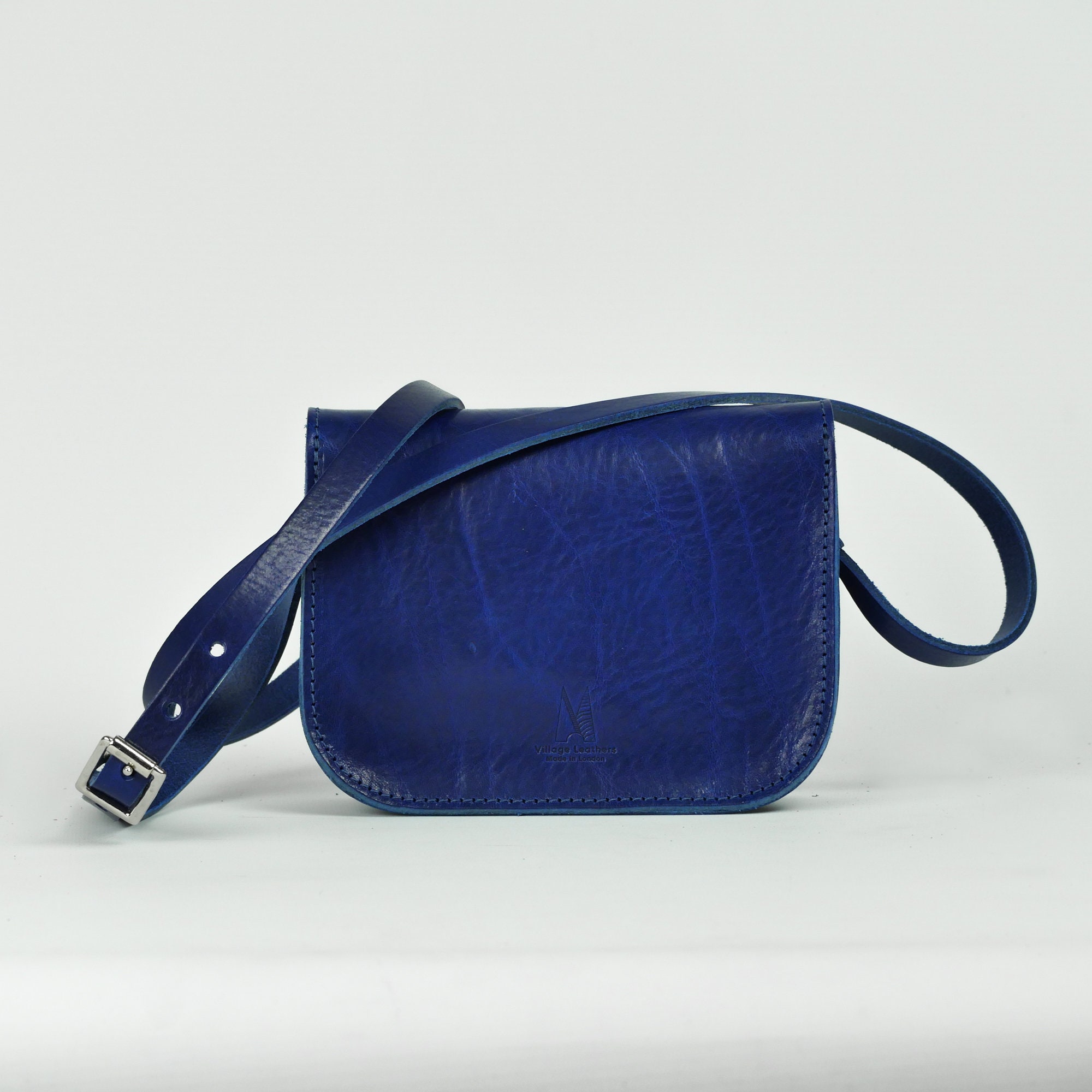 HERMÈS Cityslide Pouch Evercolor Indigo Blue Leather Messenger Bag Clutch  For Sale at 1stDibs