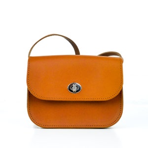 Sac à bandoulière en cuir marron clair/cartable marron fait main//sac à main en cuir//sac à bandoulière moyen Chroma//sac banane en cuir