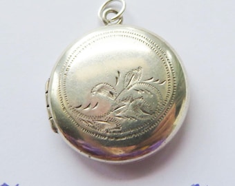Round Vintage Locket in Sterling Silver, Pendant for 2 Sweetheart Photos