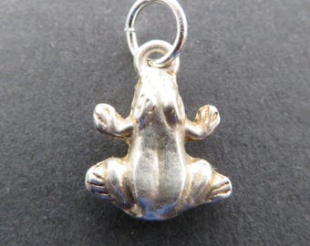Pretty Silver Frog Charm, Vintage Toad for Bracelet or Necklace