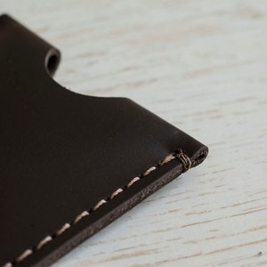 Porte-cartes de visite en cuir fait à la main Minimaliste Slim Wallet Légume Tanné à la main Fait marron foncé mat