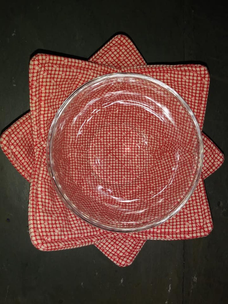 Bowl cozy set of 2 Tiny red hearts