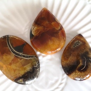 Cabochon naturel avec Simbircite, Pierre pour bijoux image 2
