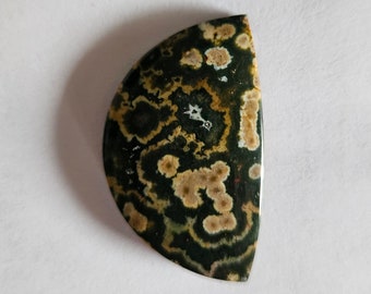 Bellissimo cabochon di diaspro di fiume verde mezzaluna