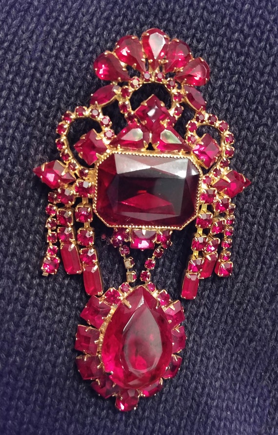 Absolutely Stunning Vintage, Red Jeweled, Dangle B