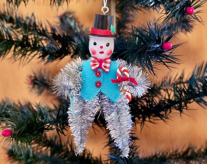 Bump Pipe Cleaner Snowman, Handmade Snowman Ornament, Pipe Cleaner