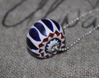 Perlina chevron, perla di vetro di Murano, catena d'argento, 29 mm x 21 mm, dimensione del foro 3 mm