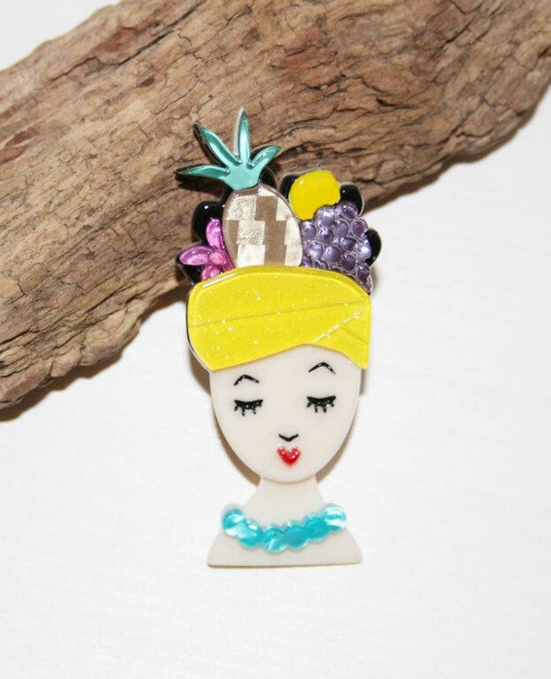 Hippie Style Copa Brooch Fruit Hat Vintagebrosche Infeat brooch 60 mm
