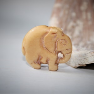Handmade Beads, Vintage Beads, Retro Beads, Bone Beads, Natural Ox Bone Beads, Elephant, Necklace Pendant, Earrings, 21 X 20 mm