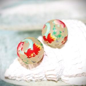 Tensha beads, Japanese beads, clear glass with koi fish, 2 pieces 11 mm