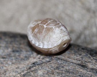 Koraliki ręcznie robione, koraliki vintage, koraliki retro, koraliki z rogu, koraliki naturalne, żółw, 1 sztuka, 21,5 x 19,5 x 16,5 mm