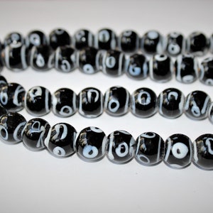 Nepal Beads, ethnic jewelry, unique beads, handmade, vintage beads, glass beads, black and white, whole strand 57 cm