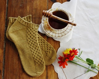 August Honey Socks, sock knitting pattern