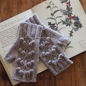 Winterberry Mitts - a winter knitting pattern