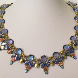 Collier de bourgeons de printemps -Tutoriel de perles- Cabochon baroque Pétales de tulipes Dropduo Ginko Gekko Perles Paisley Perles- Tutoriel de collier de perles PDF