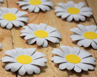 Set of 10 paper dasies rustic country farm garden wedding party table decoration / decor / centerpieces / invitations / favors / tags