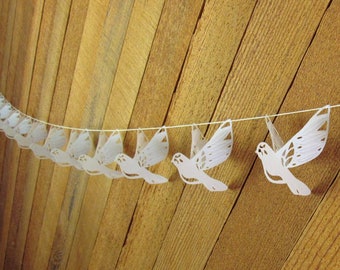 Flying paper bird wedding garland / doves / banner decor / bunting decoration - white - birds - doves