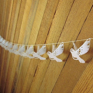 Flying paper bird wedding garland / doves / banner decor / bunting decoration - white - birds - doves