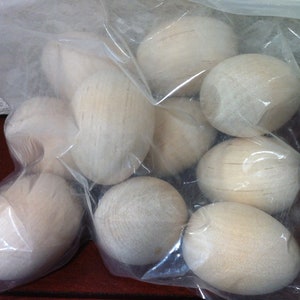10 Wooden Easter Eggs Unused Unpainted Flat Base
