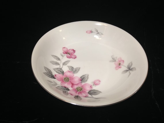 Fine Seyei China Nagoya Japan 649 Dogwood Pattern 5.5