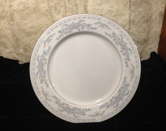 Vintage Somerset by Excel Dinner Plate Blue and Pink Floral Design Platinum Trim