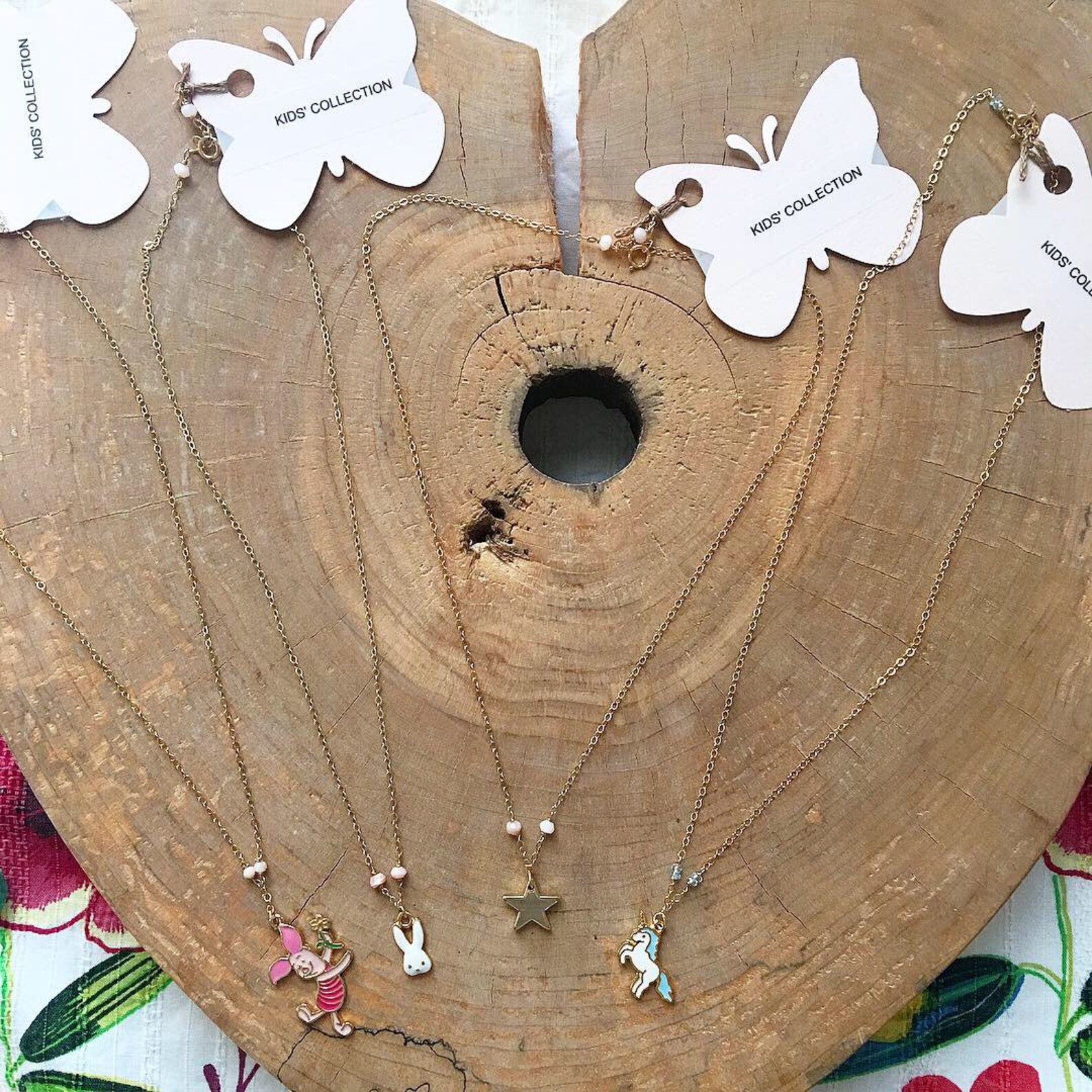 kid's necklace each 15.5 kid's necklace each 15.5