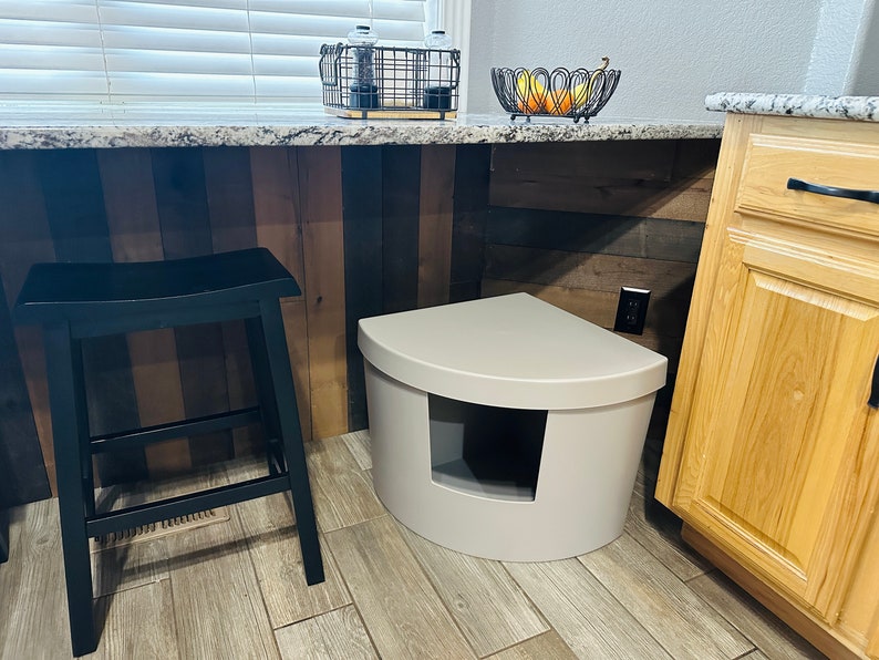 Kitangle Corner Kitty Litter Box Taupe