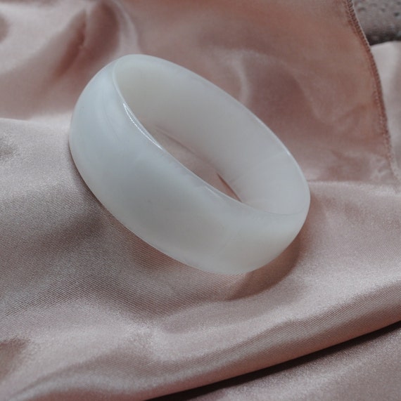 Vintage Lucite White Marble Bracelet Gem