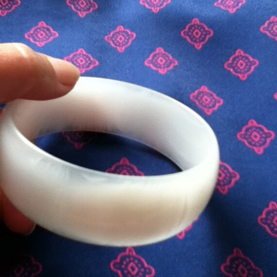 Vintage Lucite White Marble Bracelet Gem