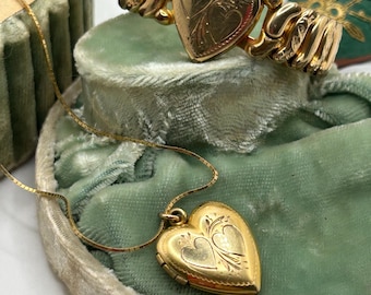 1940s Locket Sweetheart Expansion Bracelet M Signed Vintage Gold