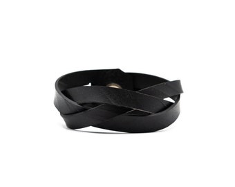 Schwarzes geflochtenes Armband aus recyceltem Schlauch, veganes Armband, Gummiarmband, geflochtenes Armband, Unisex-Armband