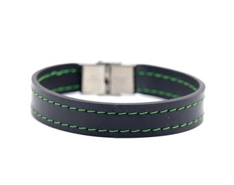 Schwarzes Armband aus recyceltem Fahrradschlauch, handgefertigtes, verstellbares veganes Armband, kunsthandwerkliches Armband, selbstverstellendes Herrenarmband